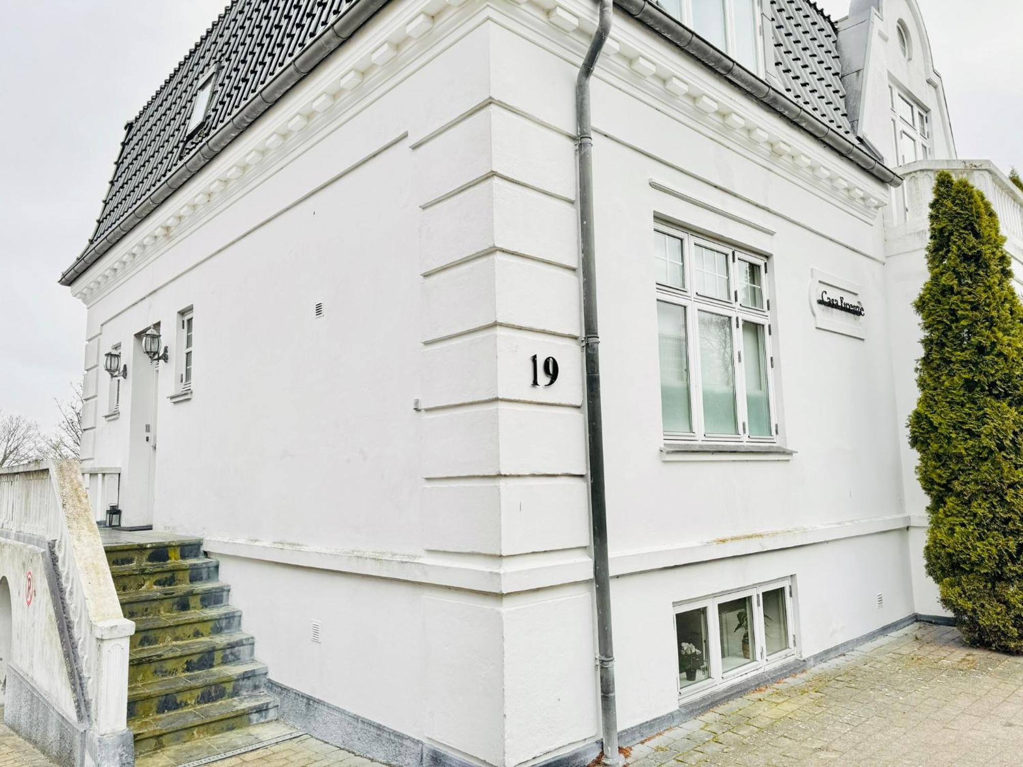 Aday - Villa Firenze - 2 Bedrooms Bright Apartment Aalborg Bagian luar foto